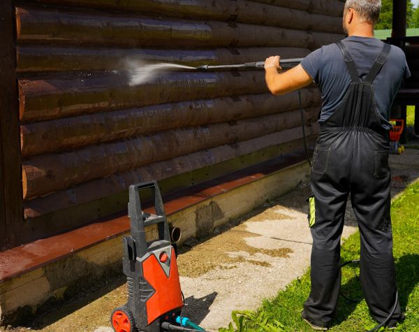 Cost of Log Home Pressure Washing in Brookfield