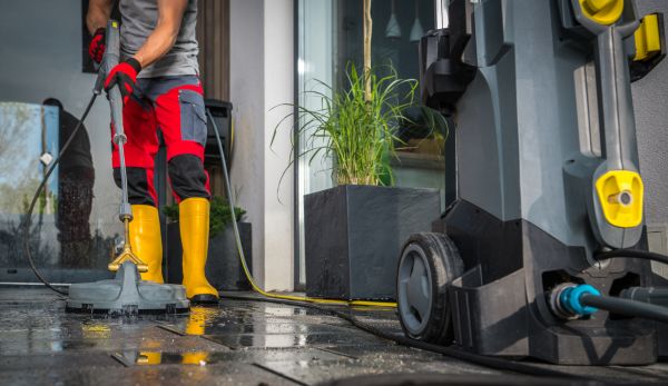 Commercial Pressure Cleaning in Brookfield