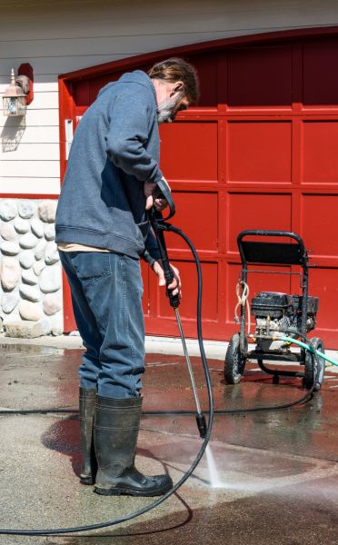 Driveway Pavement Cleaning in Brookfield