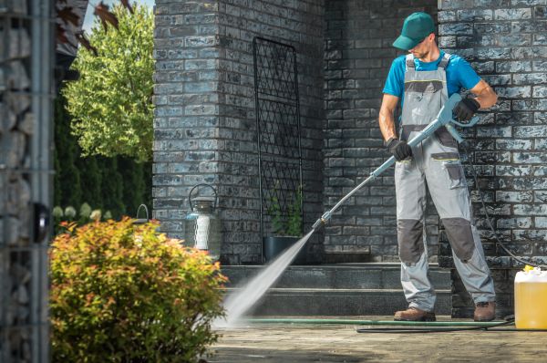 Outside House Cleaning in Brookfield