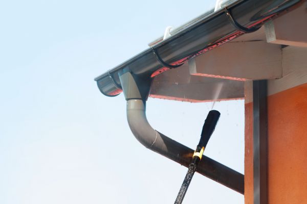 Eaves Power Washing in Brookfield
